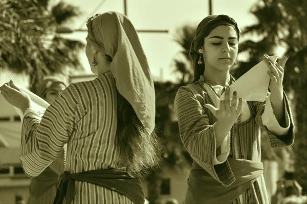 Radio Art – Traditional